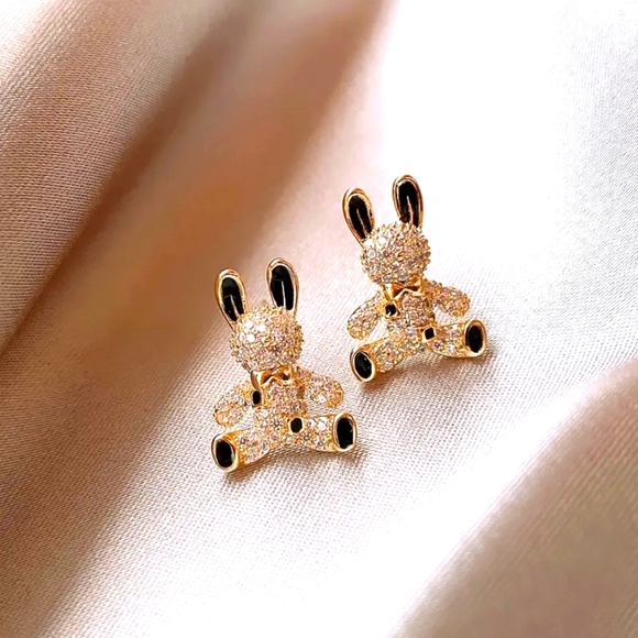 Jewelry - Bunny Rhinestone Earrings